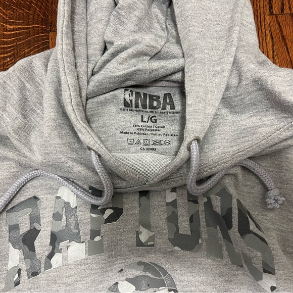 Toronto Raptors NBA hoodie/sweater - Picture 2 of 3